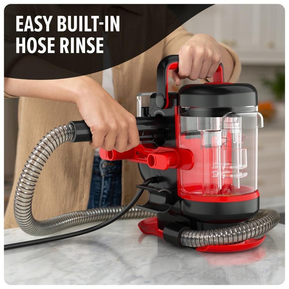 Easy built-in hose rinse image showcasing the units self cleaning hose. 