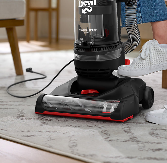 Window and surface vacuum cleaner